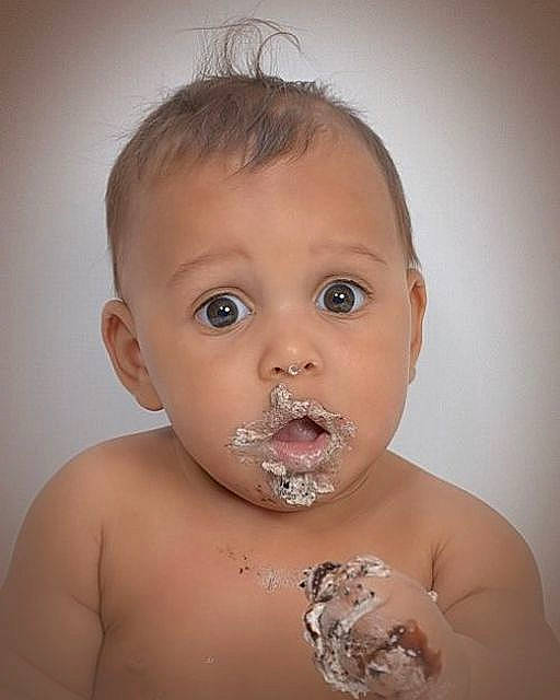 Kannan is registered to the contest to win money with this photo: baby, baby_bathing, bathing, child, chin, eating, face, head, lip, mouth, neck, nose, person, skin, smile, surprise, toddler