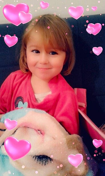 Eleonore a rejoint le concours — aidez-le/la à gagner de superbes lots ! beauty, cake_decorating, cheek, child, finger, fondant, fun, girl, happiness, human_hair_color, infant, joy, lip, mouth, person, pink, play, skin, smile, sugar_paste