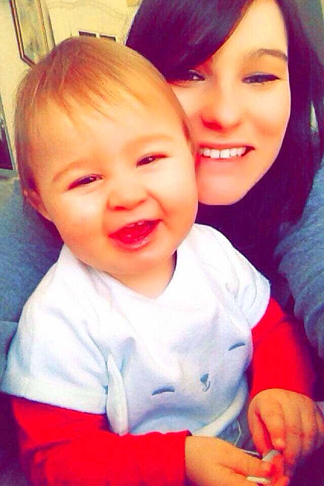 Éléonore a rejoint le concours — aidez-le/la à gagner de superbes lots ! beauty, cheek, child, day, emotion, eyebrow, face, facial_expression, forehead, girl, hair, hairstyle, head, human_hair_color, joy, lip, mother, nose, person, skin