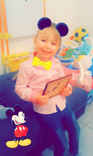 Éléonore participe au concours pour gagner de l'argent avec cette photo : baby_products, baby_toys, child, costume, day, fun, girl, happiness, infant, joy, party_hat, person, pink, play, product, skin, smile, stuffed_toy, textile, toddler