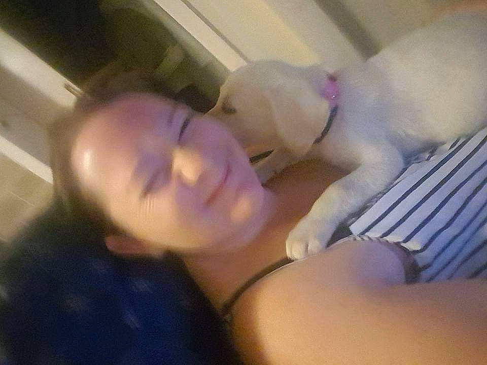 Skylah is registered to the contest to win money with this photo: child, hand, leg, mouth, nose, selfie