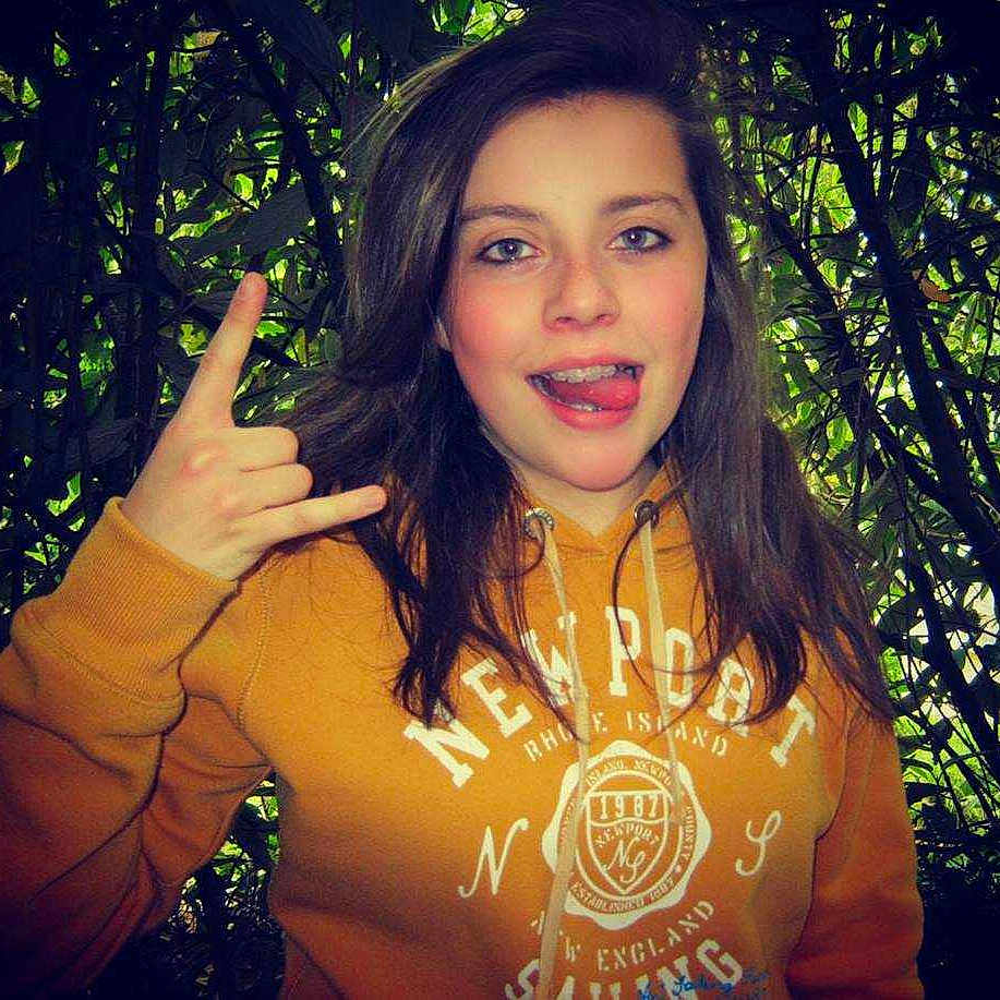Fiona participe au concours pour gagner de l'argent avec cette photo :