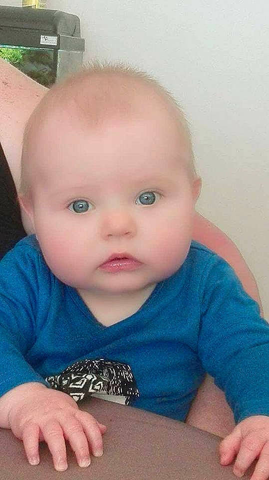 Lizzy a rejoint le concours — aidez-le/la à gagner de superbes lots ! boy, cheek, child, chin, ear, eye, eyebrow, face, forehead, head, human_hair_color, infant, iris, lip, mouth, nose, person, product, skin, toddler