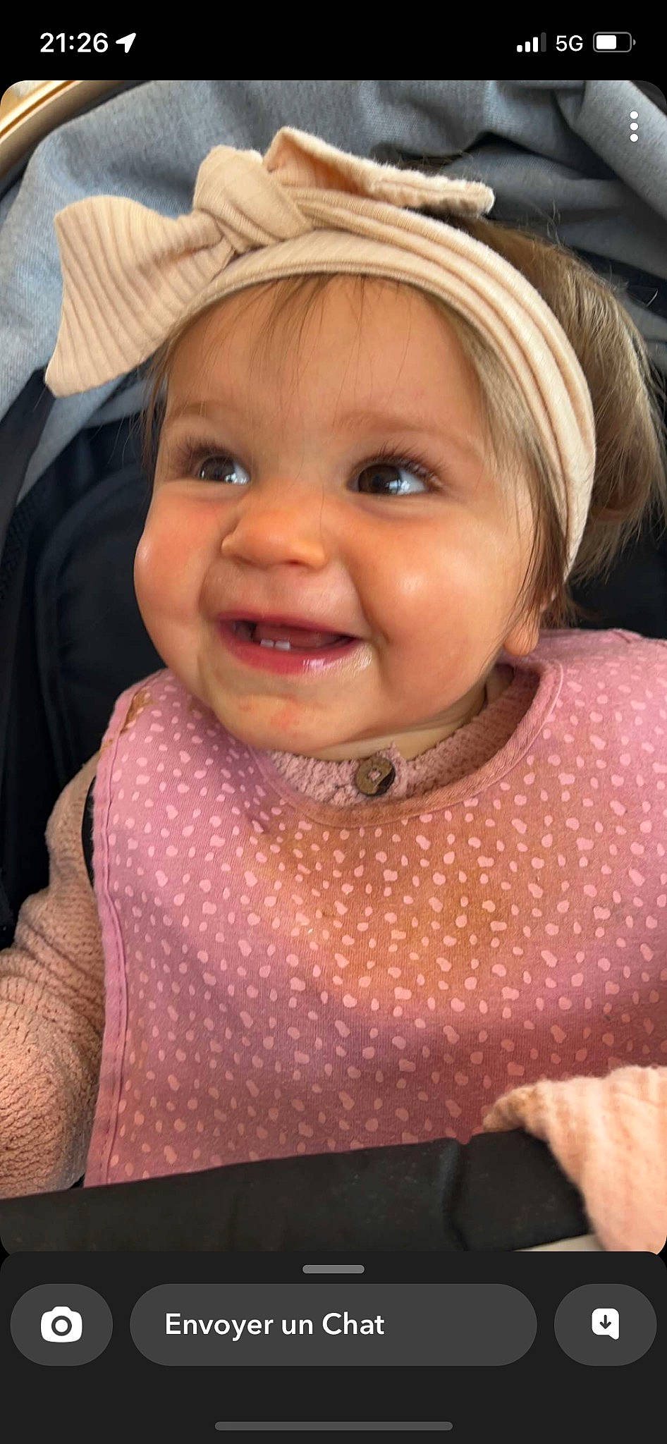 Hïnd participe au concours pour gagner de l'argent avec cette photo : baby, cheek, child, chin, eye, eyebrow, eyelash, facial_expression, happy, head, headgear, headwear, iris, joy, lip, mouth, nose, organ, person, pink