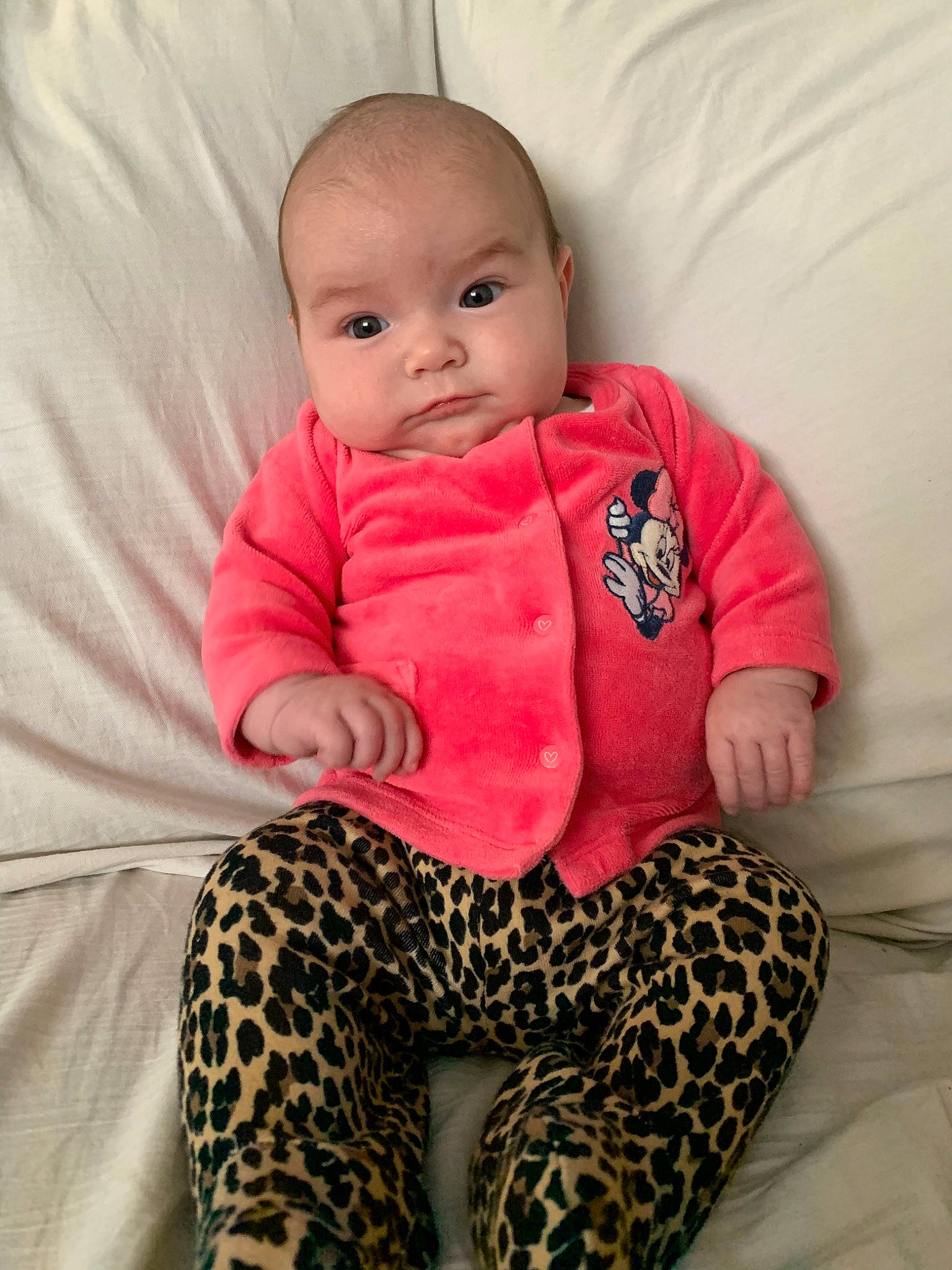 Rosalie participe au concours pour gagner de l'argent avec cette photo : baby, baby_toddler_clothing, child, head, person, pink, product, skin, sleeve, toddler