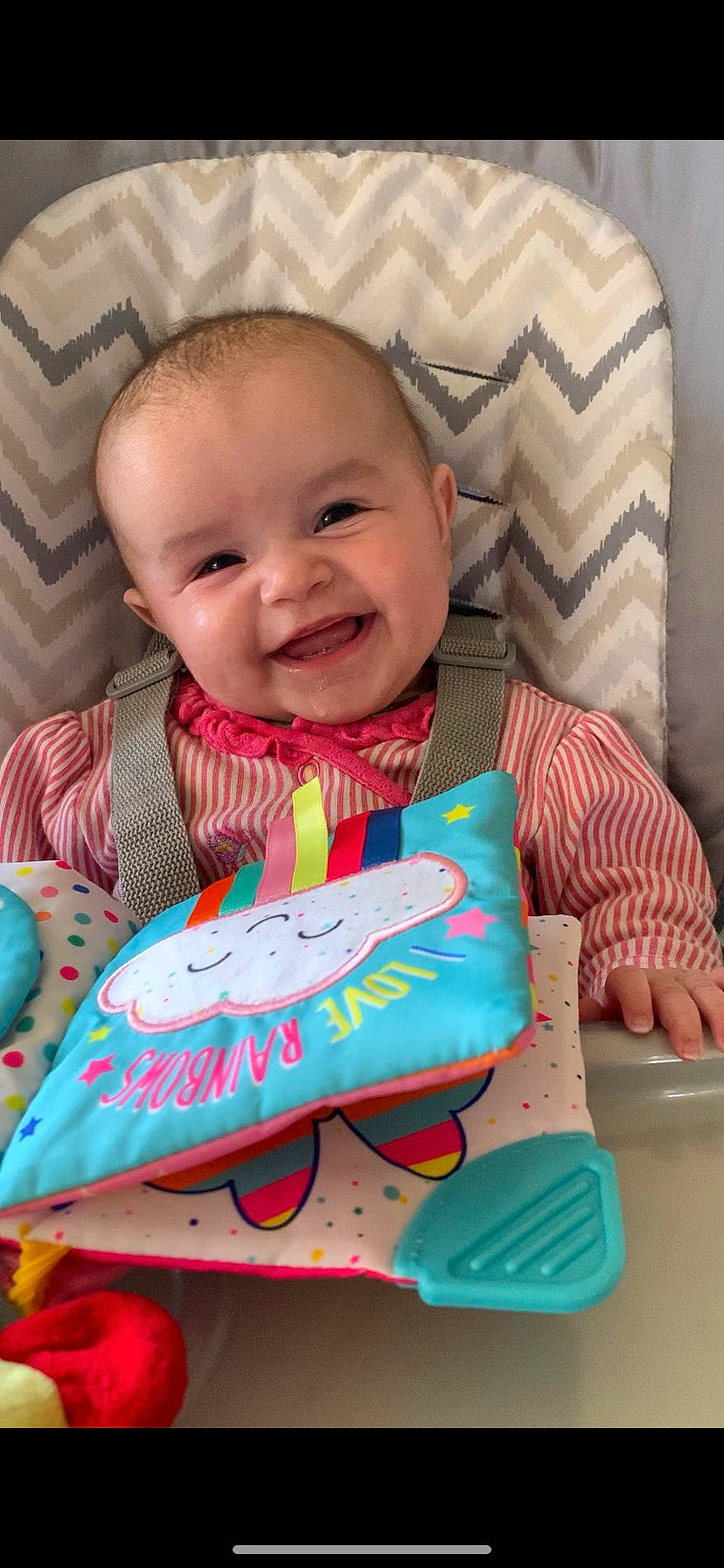 Koralie participe au concours pour gagner de l'argent avec cette photo : baby, baby_toddler_clothing, cake_decorating, cake_decorating_supply, cheek, child, dress, eye, finger, fun, happy, iris, joy, lip, mouth, person, pink, skin, sleeve, smile