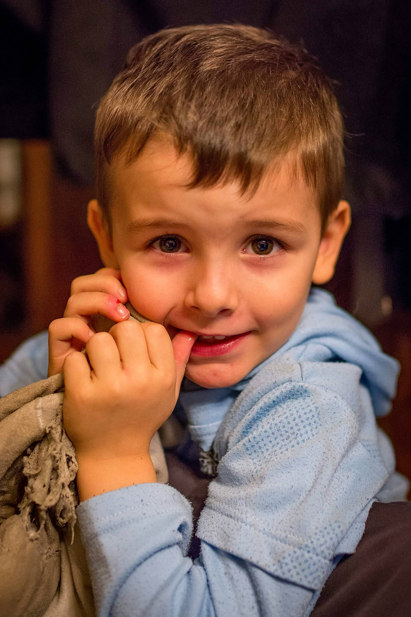 Brandon a rejoint le concours — aidez-le/la à gagner de superbes lots ! cheek, chin, ear, eye, eyebrow, eyelash, face, facial_expression, flash_photography, forehead, hand, head, joy, lip, mouth, nose, organ, person, shoulder, skin