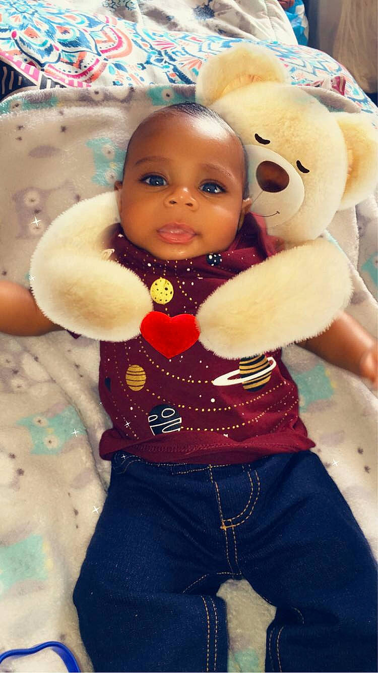 Nymir is registered to the contest to win money with this photo: abdomen, baby, cheek, child, fun, happy, person, skin, smile, stuffed_toy, teddy_bear, toddler, toy