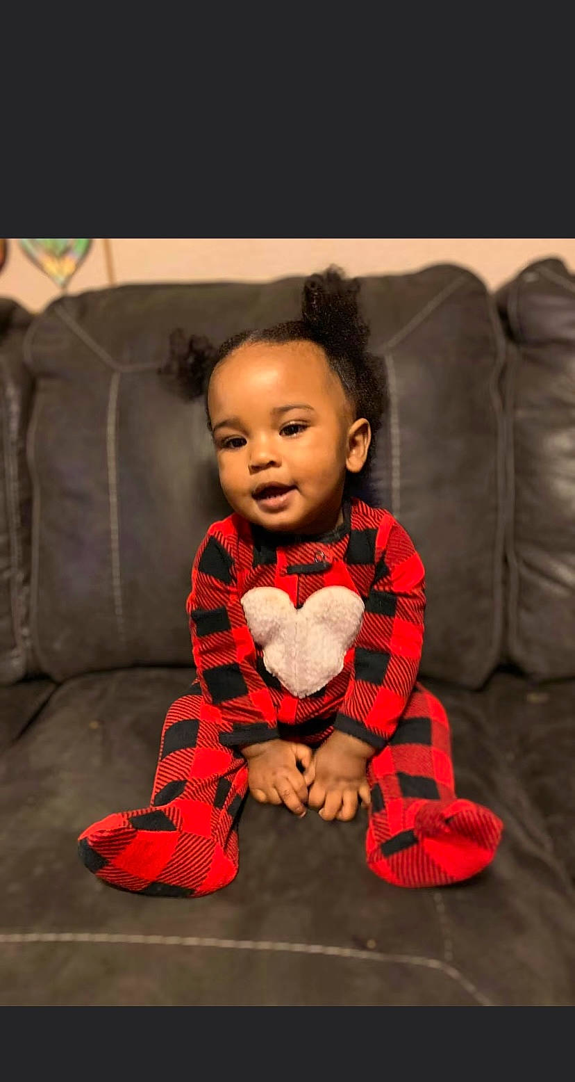 Kamiya is registered to the contest to win money with this photo: arm, baby_toddler_clothing, comfort, couch, doll, dress, facial_expression, fashion, flash_photography, hairstyle, human_body, lip, mouth, neck, outerwear, person, sleeve, tartan, toddler, toy