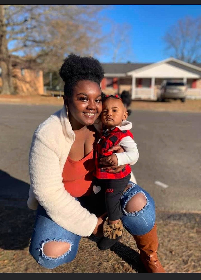 Kamiya is registered to the contest to win money with this photo: abdomen, arm, baby, clothing, flash_photography, friendship, gesture, grass, happy, joy, landscape, leisure, people, people_in_nature, person, recreation, sky, smile, toddler, travel