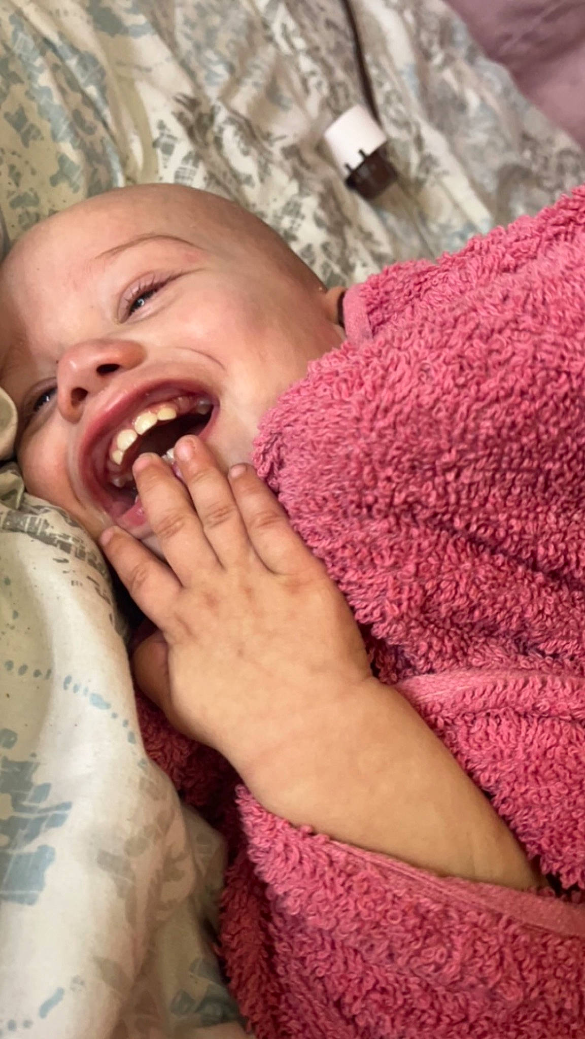 Kashtyn is registered to the contest to win money with this photo: arm, comfort, eye, eyelash, finger, gesture, hand, happy, human_body, iris, jaw, lip, mouth, nail, neck, nose, person, pink, skin, thumb