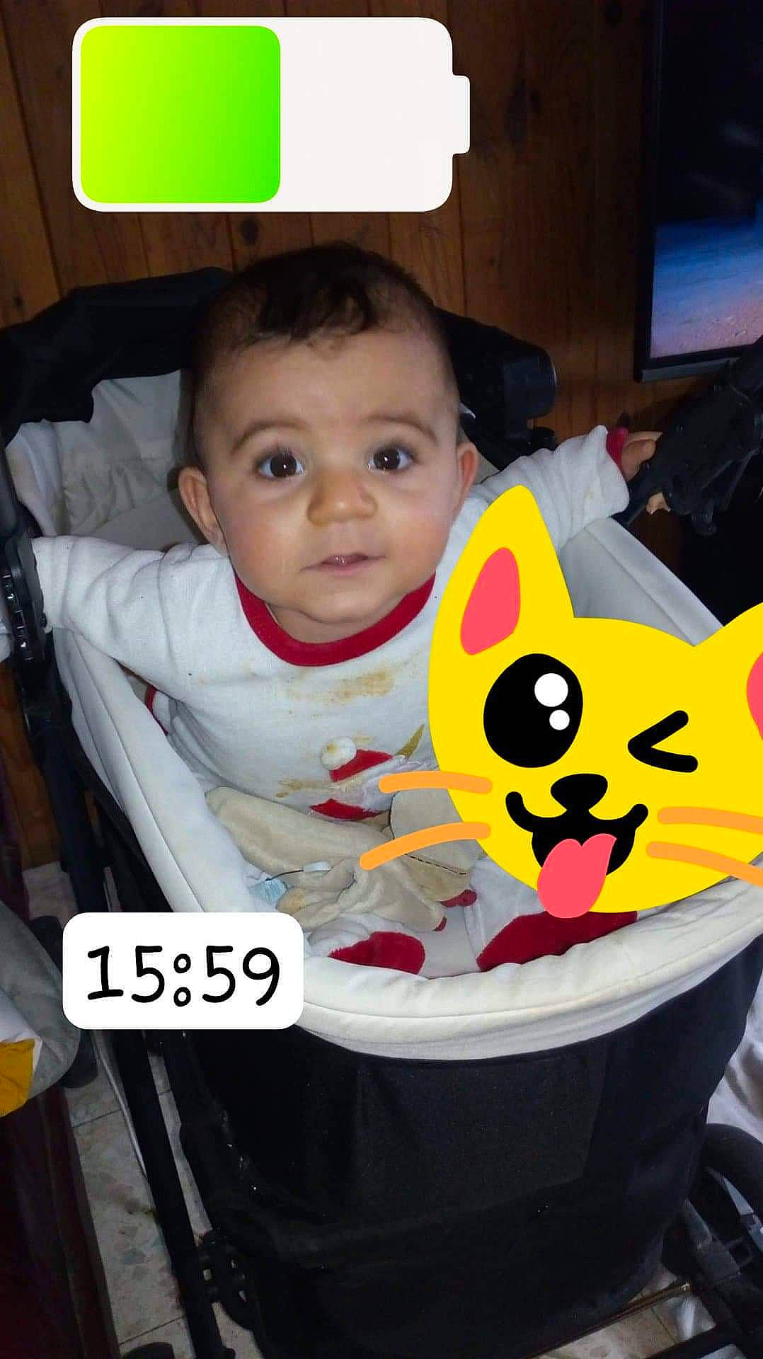 Baptiste participe au concours pour gagner de l'argent avec cette photo : child, person, photo_caption, toddler, yellow