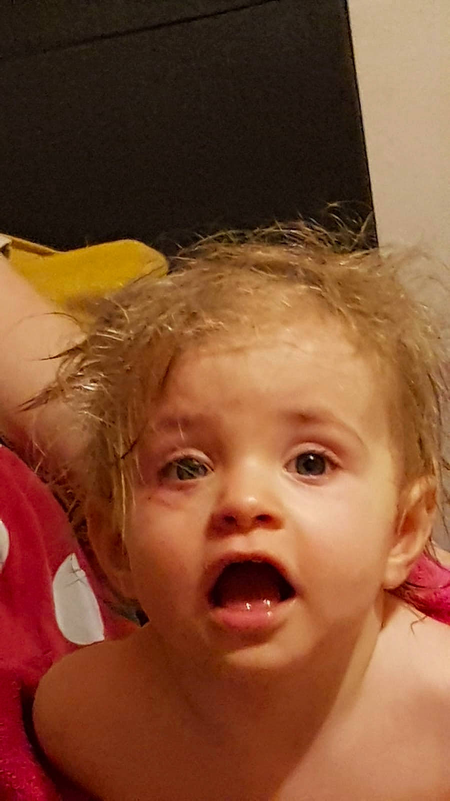 Kelya a rejoint le concours — aidez-le/la à gagner de superbes lots ! cheek, child, chin, close_up, ear, eyebrow, face, facial_expression, forehead, fun, hair, head, lip, mouth, neck, nose, person, skin, smile, surprise