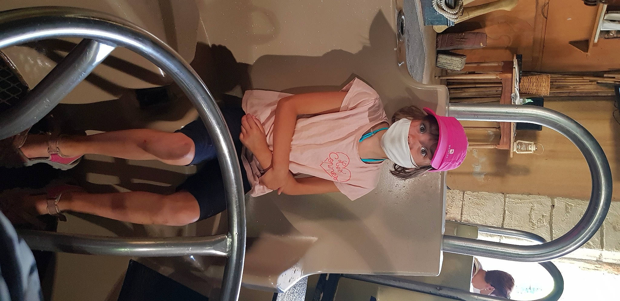 Evaëlle a rejoint le concours — aidez-le/la à gagner de superbes lots ! automotive_design, automotive_exterior, automotive_lighting, beauty, bumper, car, dress, fun, hand, laundry_room, major_appliance, motor_vehicle, person, pink, product, smile, tire, toddler, vehicle, vehicle_door