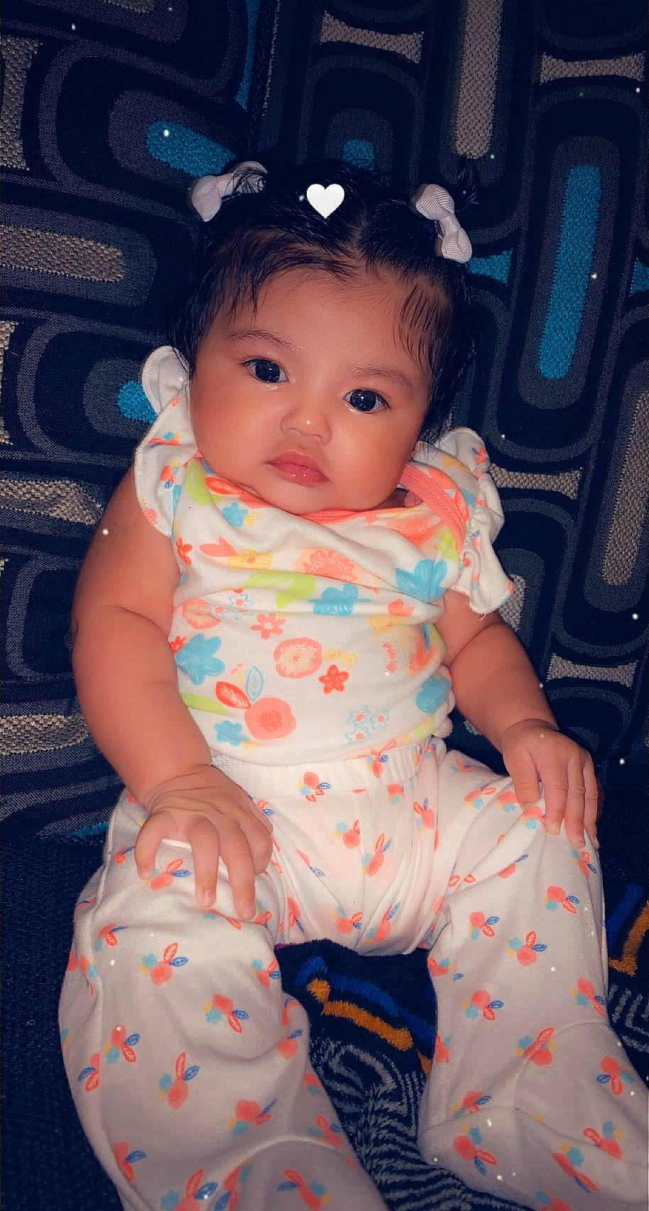 Jaqueline is registered to the contest to win money with this photo: baby, baby_toddler_clothing, beauty, blue, cheek, child, comfort, eye, finger, happy, head, iris, organ, pattern, person, pink, skin, sleeve, textile, toddler