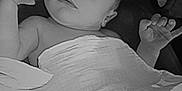 Maïlo participe au concours pour gagner de l'argent avec cette photo : baby, newborn, sleeping, blanket, infant, child, peaceful, wrapped, hand, portrait, monochrome, black_and_white, soft, cute, resting, toddler, indoors, face, calm, young