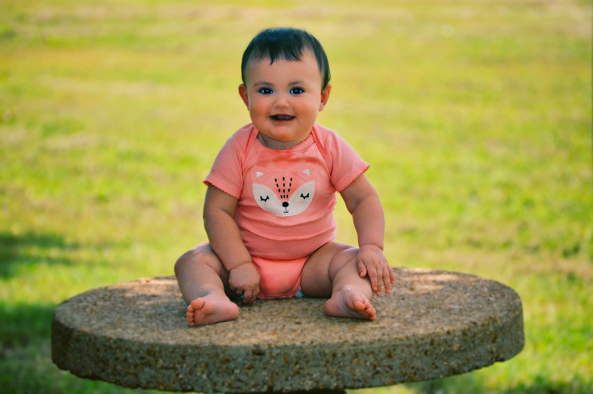 Oaklei is registered to the contest to win money with this photo: baby, child, fun, grass, hand, happy, joy, leisure, person, photograph, photography, pink, play, sitting, skin, smile, toddler