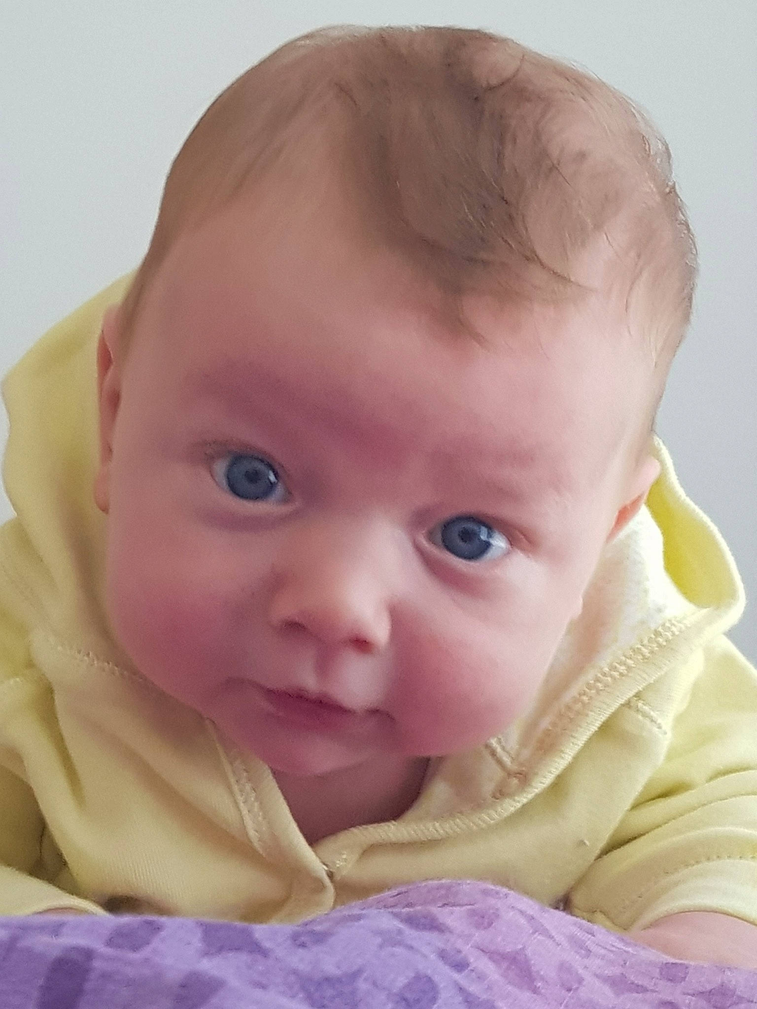 Kélio a rejoint le concours — aidez-le/la à gagner de superbes lots ! baby, baby_making_funny_faces, beauty, cheek, child, chin, close_up, eye, face, forehead, head, iris, lip, mouth, nose, person, photography, pink, portrait_photography, skin