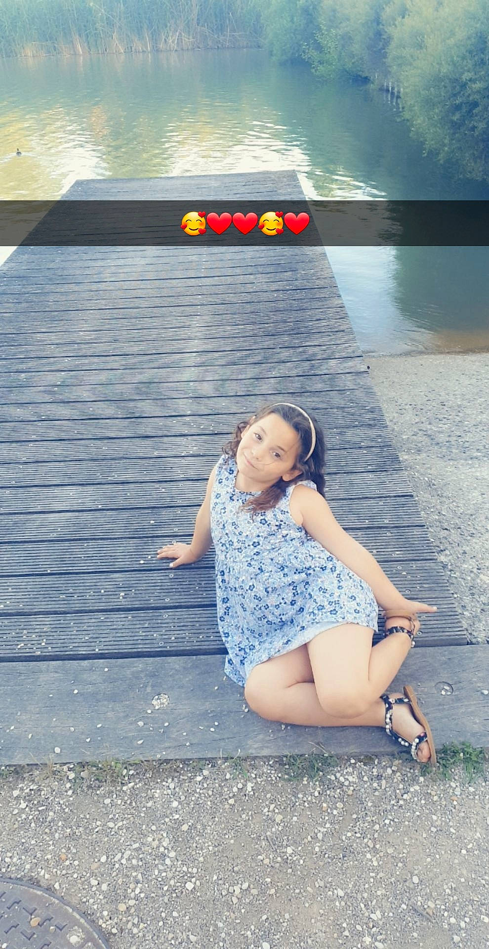 Eli a rejoint le concours — aidez-le/la à gagner de superbes lots ! barefoot, child, fun, human_leg, joy, leg, leisure, person, photography, sea, sitting, summer, thigh, toddler, vacation