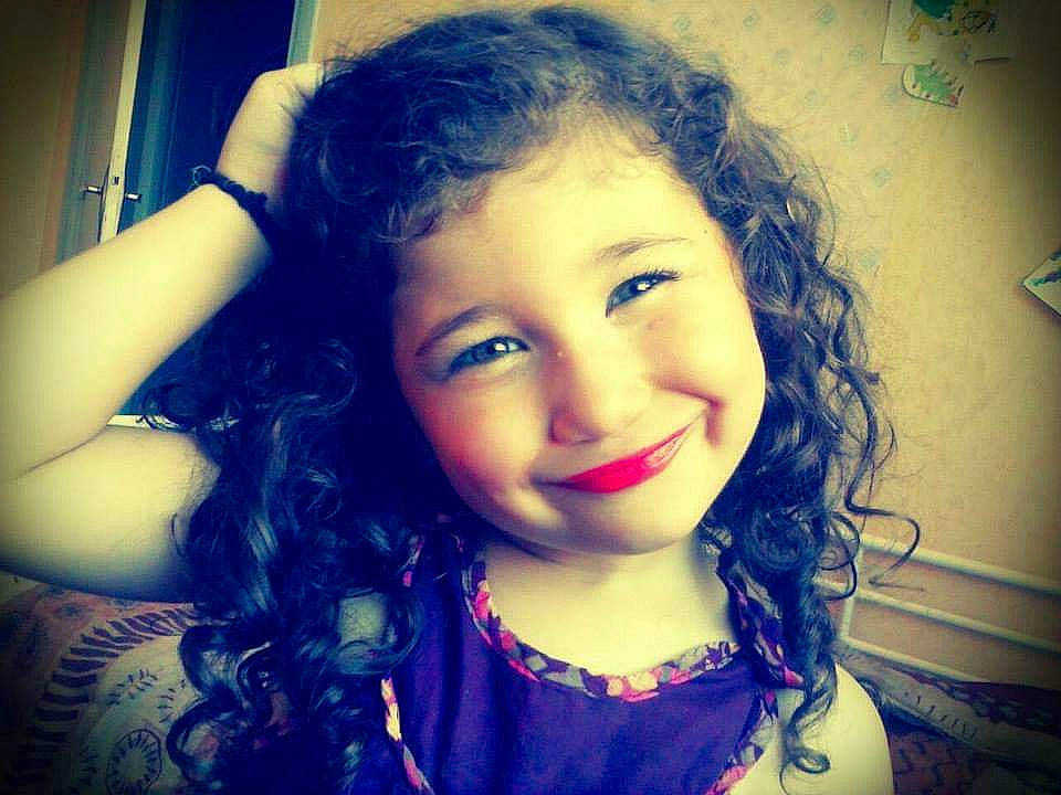 Chanel a rejoint le concours — aidez-le/la à gagner de superbes lots ! beauty, black_hair, cheek, child, chin, cool, eye, eyebrow, face, facial_expression, forehead, hair, hairstyle, happy, head, joy, lip, nose, person, selfie