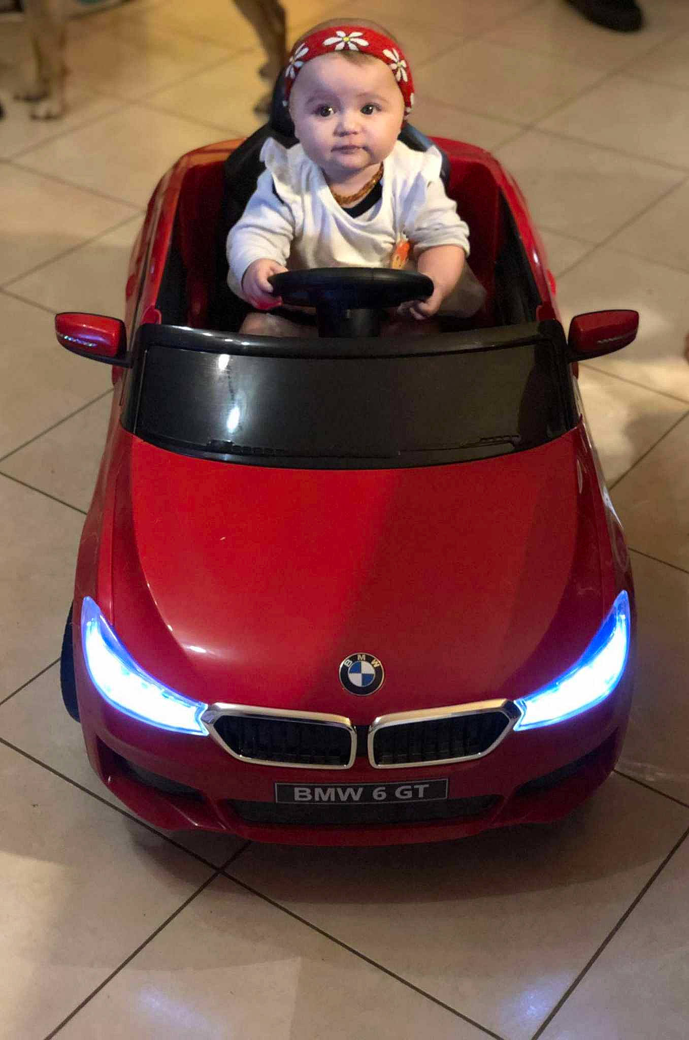 Lorenza participe au concours pour gagner de l'argent avec cette photo : auto_part, automotive_design, automotive_exterior, automotive_lighting, automotive_wheel_system, bumper, car, face, family_car, grille, headlamp, hood, mid_size_car, motor_vehicle, performance_car, person, personal_luxury_car, photograph, rim, vehicle