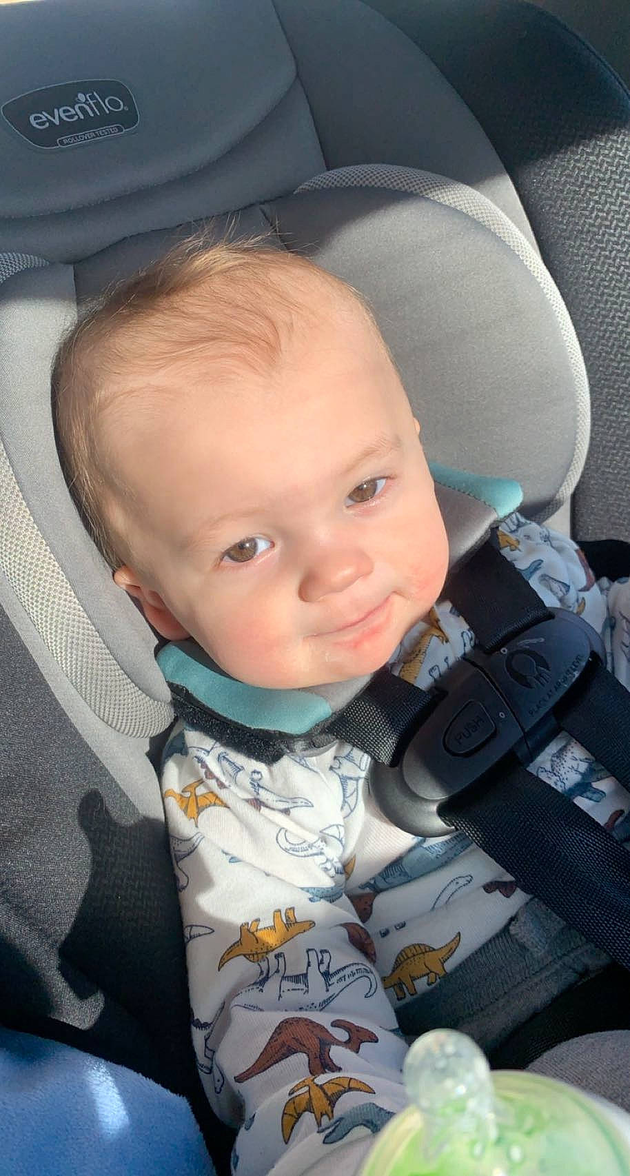 Leovonni is registered to the contest to win money with this photo: auto_part, baby, baby_carriage, baby_products, baby_toddler_clothing, car_seat, cheek, child, comfort, cool, electric_blue, eye, eyebrow, flash_photography, happy, iris, person, product, seat_belt, smile