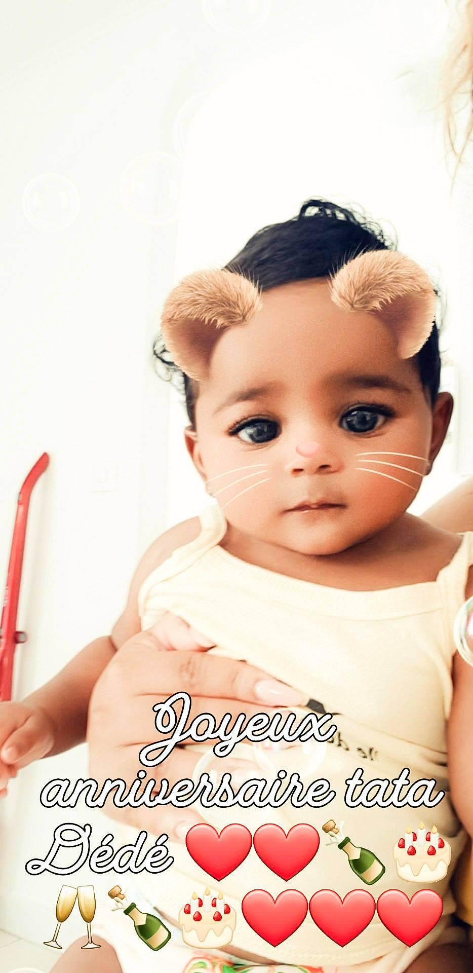 Lyïa participe au concours pour gagner de l'argent avec cette photo : baby, brown_hair, cheek, child, dress, ear, eye, eyebrow, face, forehead, hair_accessory, head, headband, headgear, lip, person, photography, pink, skin, toddler