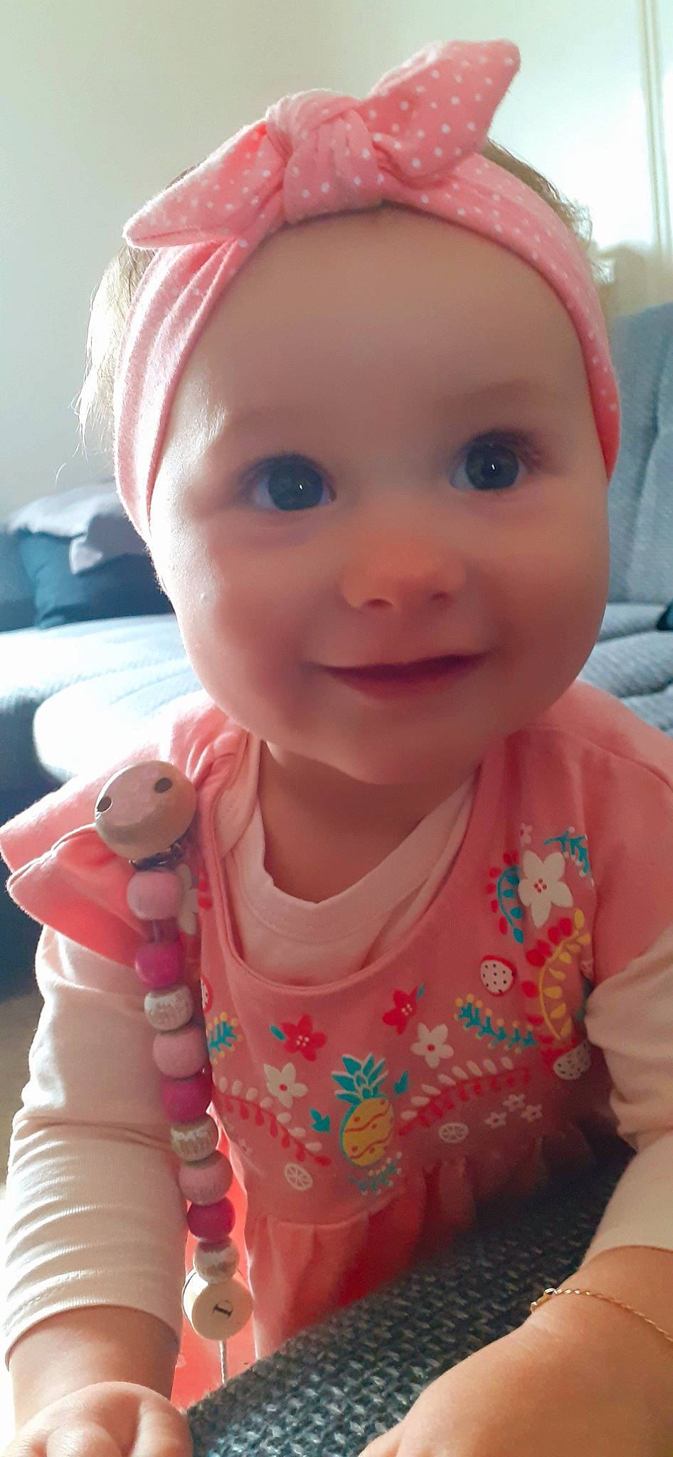 Bryanna a rejoint le concours — aidez-le/la à gagner de superbes lots ! baby, baby_toddler_clothing, cheek, chin, clothing, face, facial_expression, hair, happy, headwear, iris, joy, lip, mouth, nose, organ, person, pink, skin, sleeve