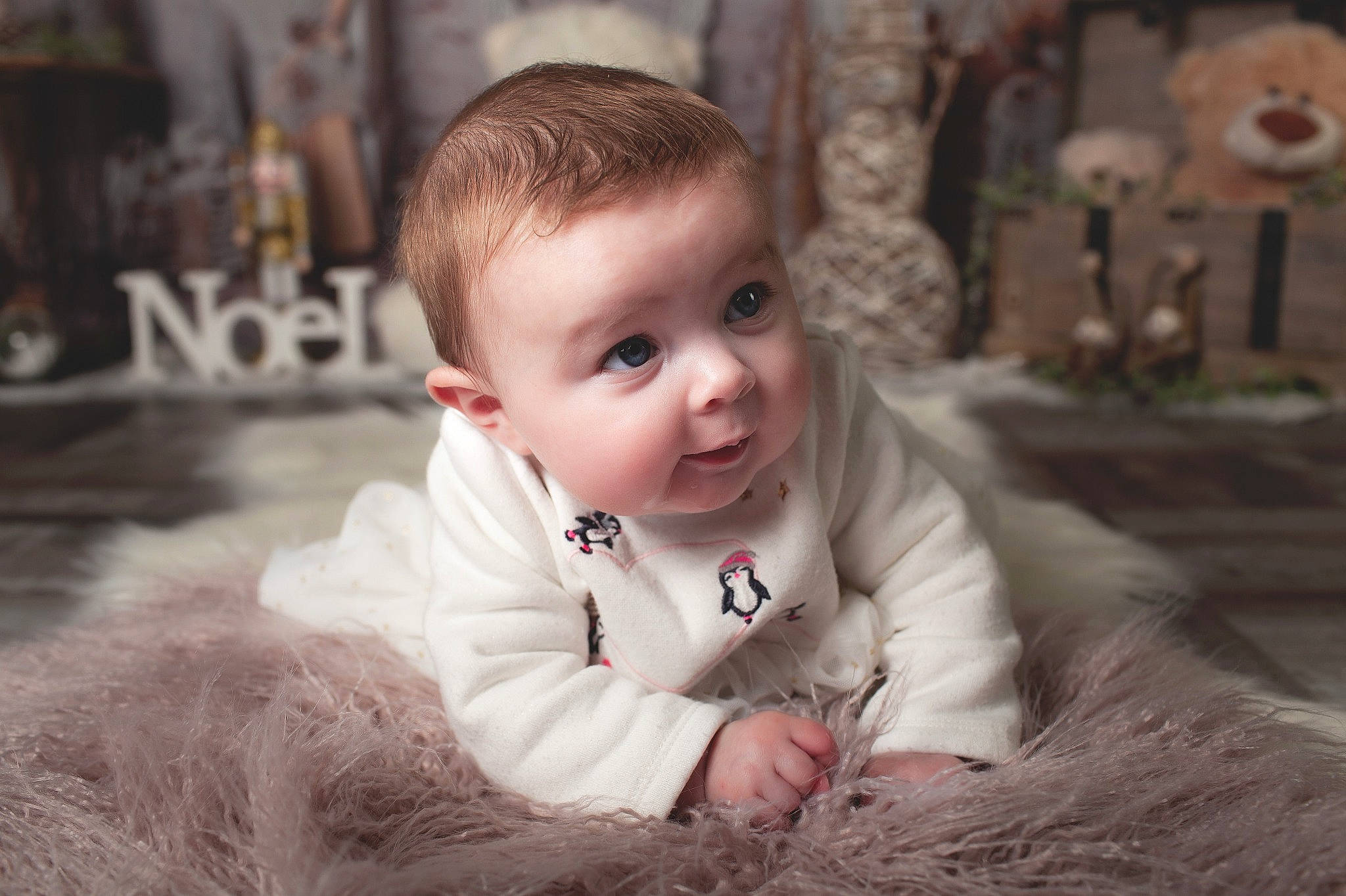 Méline participe au concours pour gagner de l'argent avec cette photo : baby, cheek, child, dress, eye, face, facial_expression, flash_photography, floor, flooring, fun, hairstyle, happy, iris, people_in_nature, person, skin, smile, standing, toddler