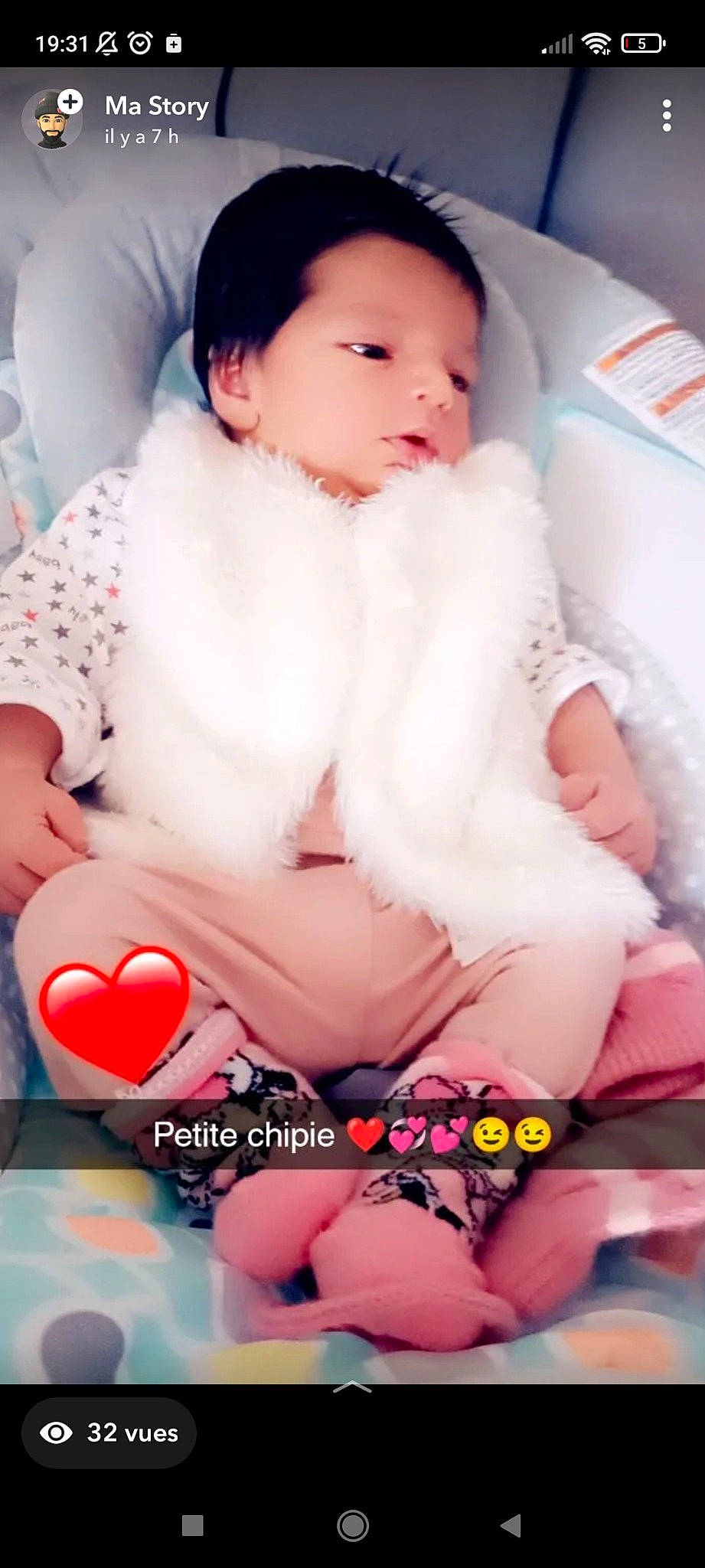 Thyana participe au concours pour gagner de l'argent avec cette photo : baby, baby_sleeping, baby_toddler_clothing, cheek, child, comfort, face, finger, happy, lap, mouth, nail, pattern, person, pink, sitting, skin, thigh, thumb, toddler