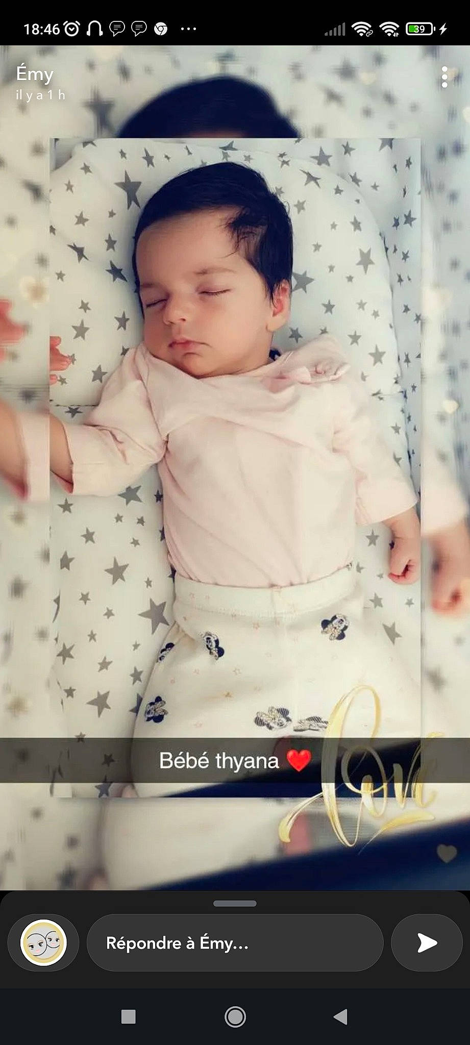 Thyana participe au concours pour gagner de l'argent avec cette photo : baby, baby_products, baby_sleeping, baby_toddler_clothing, child, collar, comfort, font, gesture, happy, human_body, linens, pattern, person, photo_caption, sitting, skin, sleeve, t_shirt, textile
