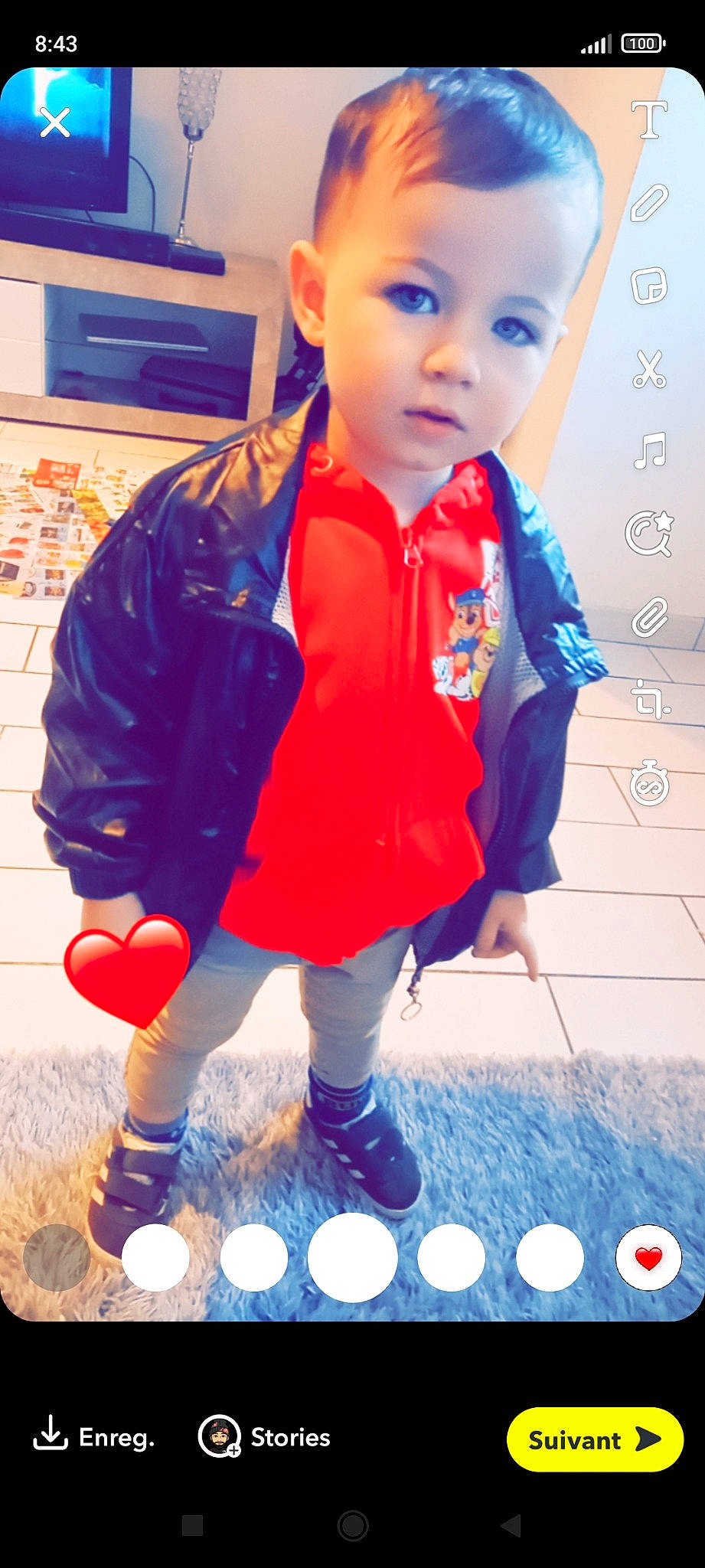 Mathis participe au concours pour gagner de l'argent avec cette photo : baby, baby_toddler_clothing, blue, child, electric_blue, fashion_accessory, flooring, fun, happy, leisure, orange, pattern, person, personal_protective_equipment, play, portrait_photography, sitting, sleeve, t_shirt, tie