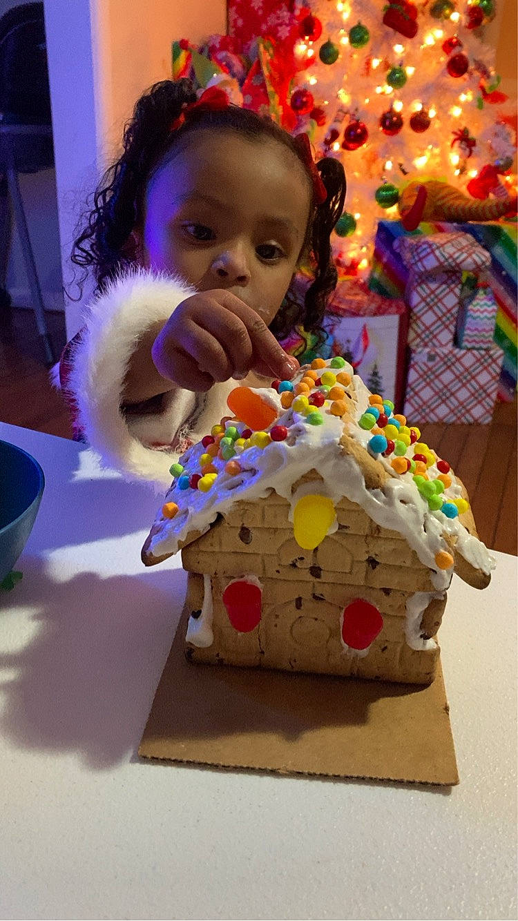 Davina joined the competition — help win amazing prizes! baked_goods, baking, birthday_cake, cake, cake_decorating, cake_decorating_supply, cream, cuisine, dessert, event, food, frozen_dessert, gingerbread_house, house, icing, party_supply, person, sugar_cake, sweetness, tableware