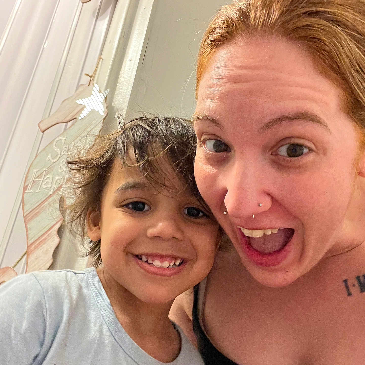 Zyhare is registered to the contest to win money with this photo: adult, bodypart, child, clothing, face, female, girl, happy, head, mouth, people, person, photobombing, photography, portrait, selfie, smile, t_shirt, teeth, woman