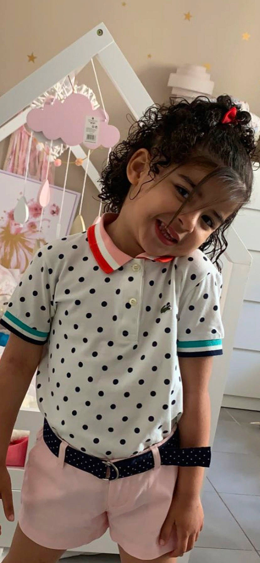 Aliya participe au concours pour gagner de l'argent avec cette photo : belt, collar, cool, dress_shirt, event, fashion, fashion_design, fun, gesture, happy, joy, pattern, person, plaid, polka_dot, sleeve, smile, tartan, uniform, vintage_clothing