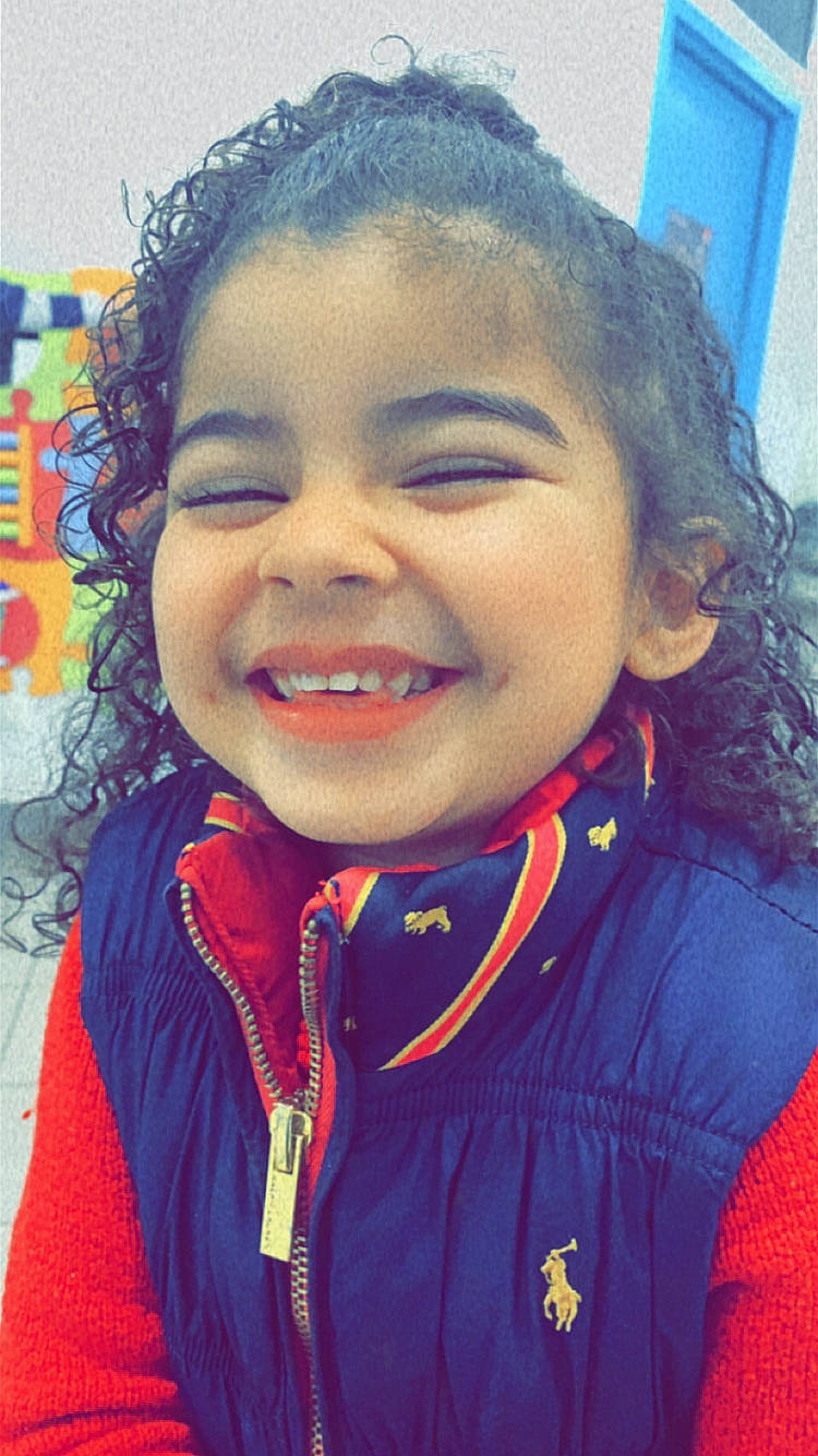 Aliya participe au concours pour gagner de l'argent avec cette photo : cheek, chin, cool, eyebrow, forehead, hair, hairstyle, happy, iris, jaw, joy, lip, mouth, neck, nose, organ, person, skin, sleeve, smile