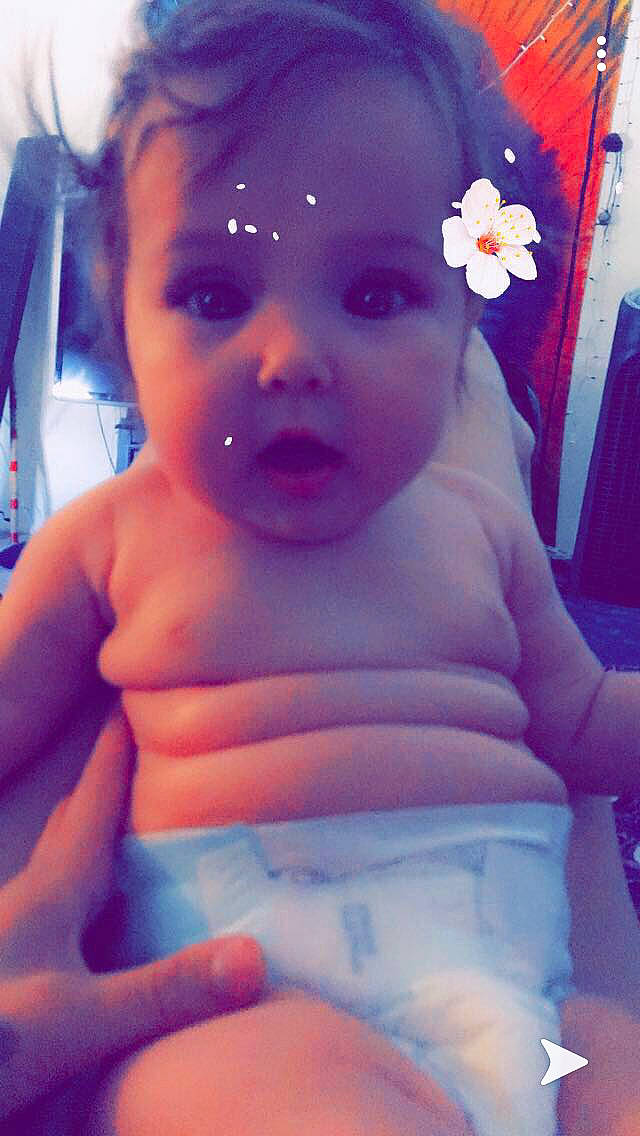 Venus is registered to the contest to win money with this photo: baby, beauty, cheek, child, cool, eye, face, facial_expression, forehead, head, human, lip, mouth, nose, person, photography, pink, selfie, skin, smile