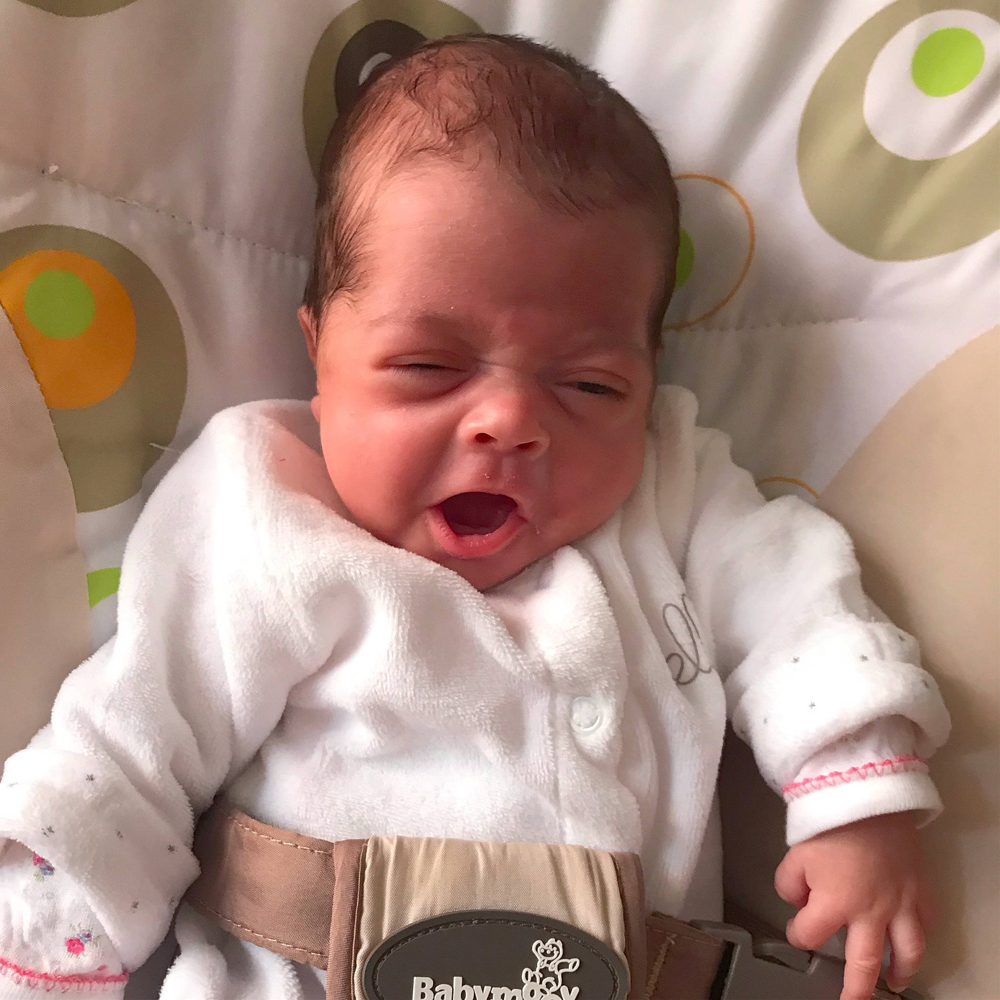 Nicole a rejoint le concours — aidez-le/la à gagner de superbes lots ! baby, baby_products, cheek, child, ear, facial_expression, forehead, nose, person, skin, smile, toddler