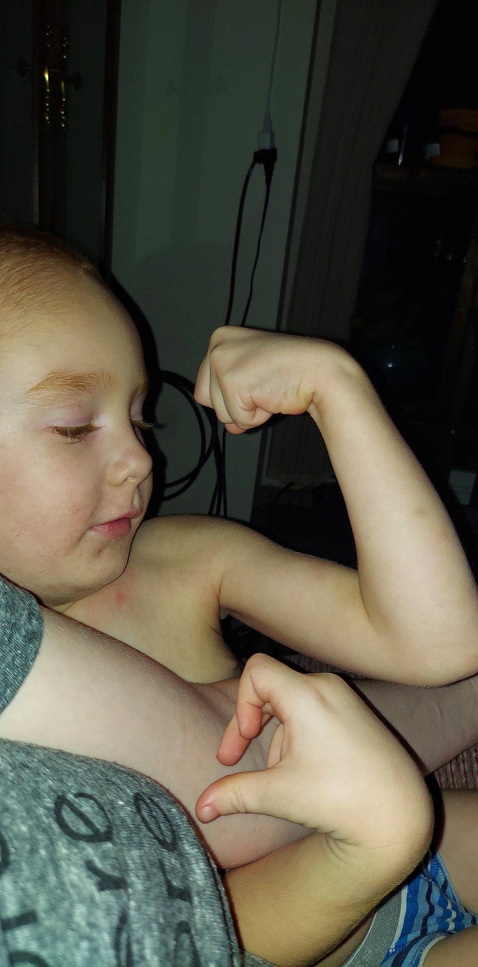 James is registered to the contest to win money with this photo: arm, cheek, comfort, ear, eyebrow, eyelash, finger, gesture, hand, joint, leg, lip, mammal, mouth, muscle, neck, nose, organ, person, shoulder