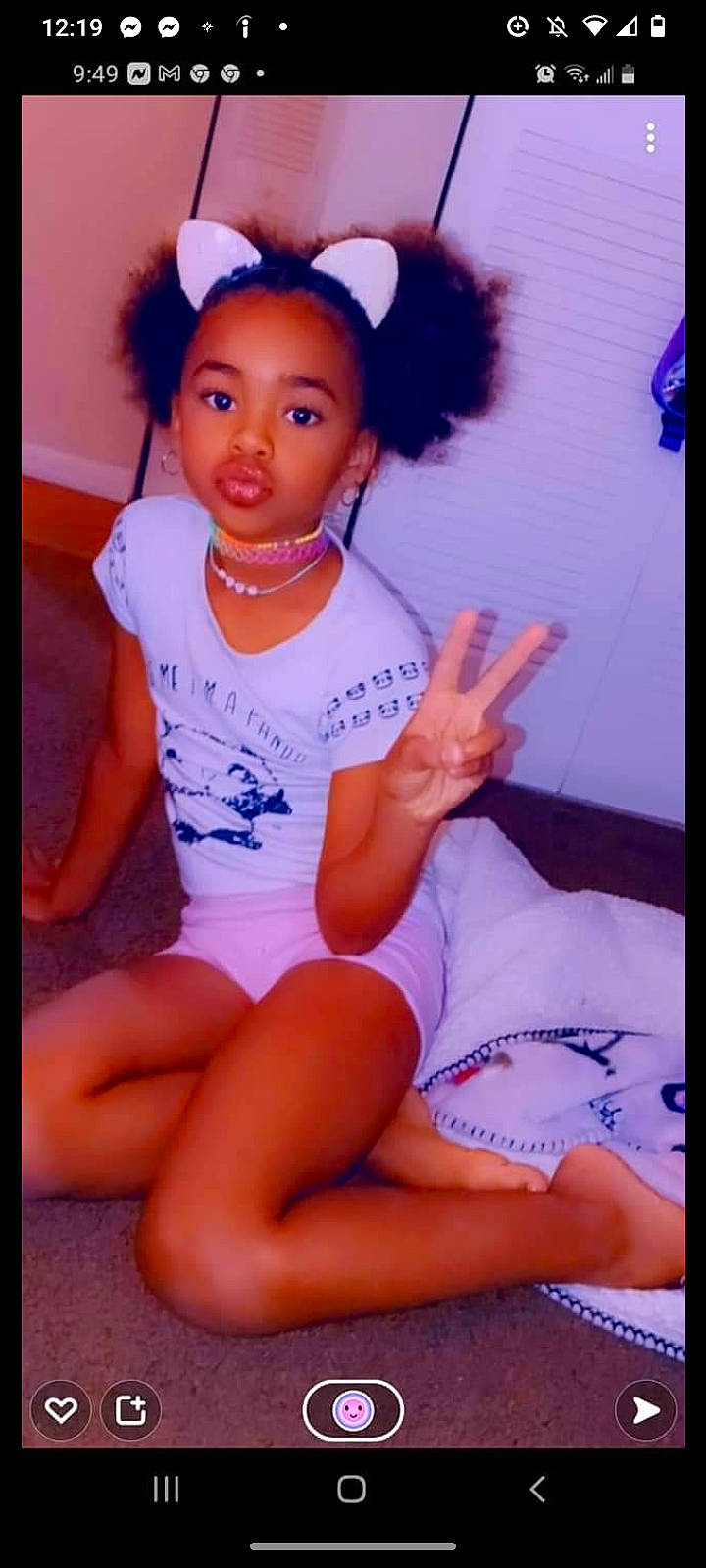 Sariah is registered to the contest to win money with this photo: black_hair, clothing, cool, eyelash, face, finger, happy, head, human_body, knee, leg, lip, magenta, muscle, necklace, person, pink, shorts, skin, thigh