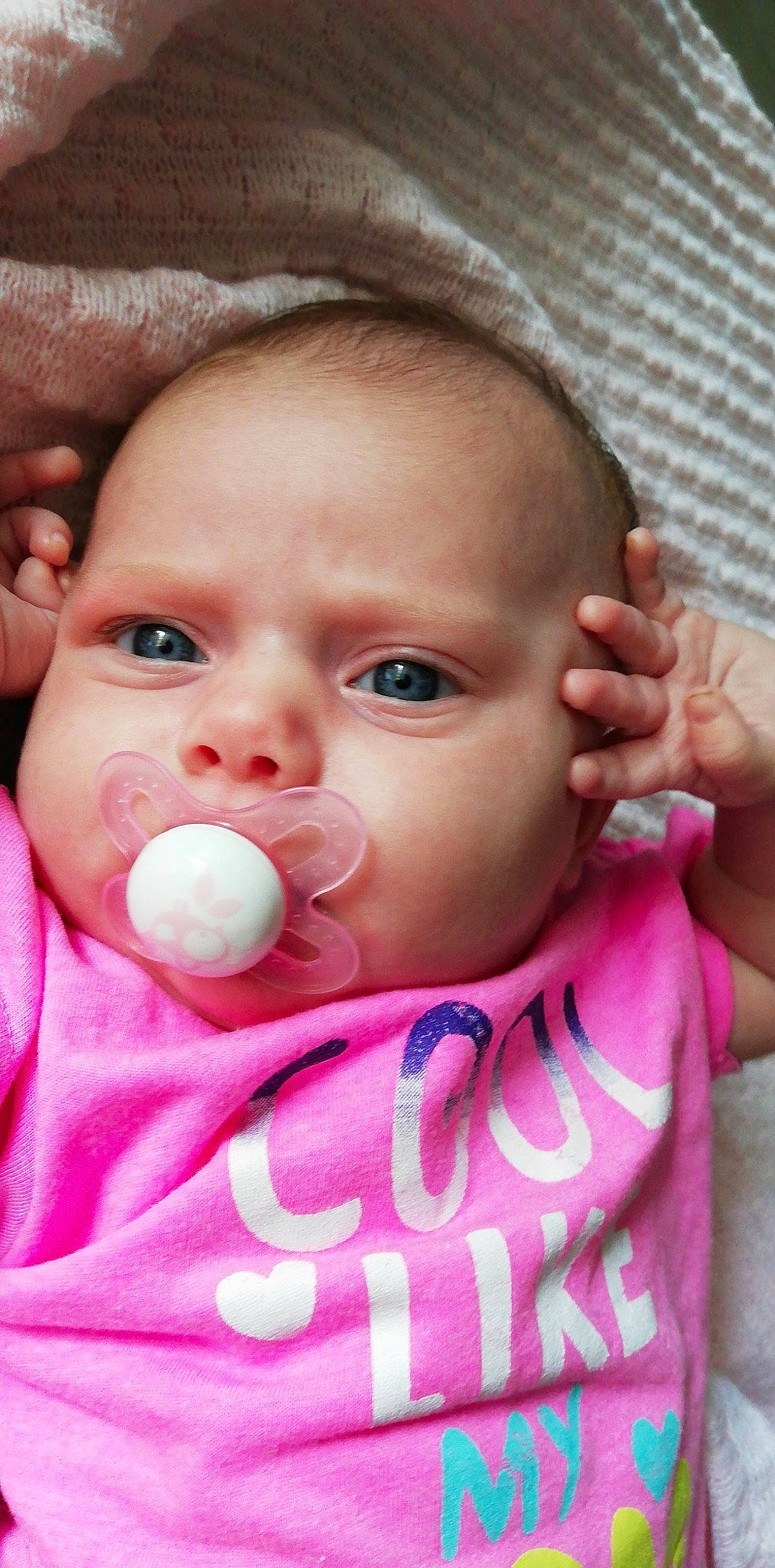 Eva participe au concours pour gagner de l'argent avec cette photo : baby, baby_products, cheek, child, face, head, mouth, nose, person, pink, skin, toddler