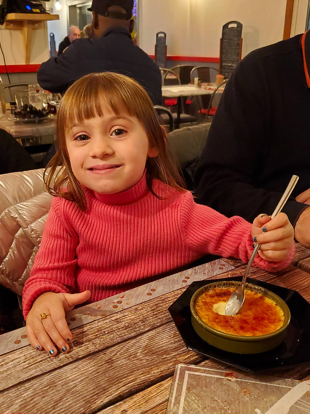 Raffaela participe au concours pour gagner de l'argent avec cette photo : chair, child, comfort_food, cooking, cuisine, dish, event, food, happy, hardwood, ingredient, joy, person, plate, recipe, serveware, smile, spoon, table, tableware