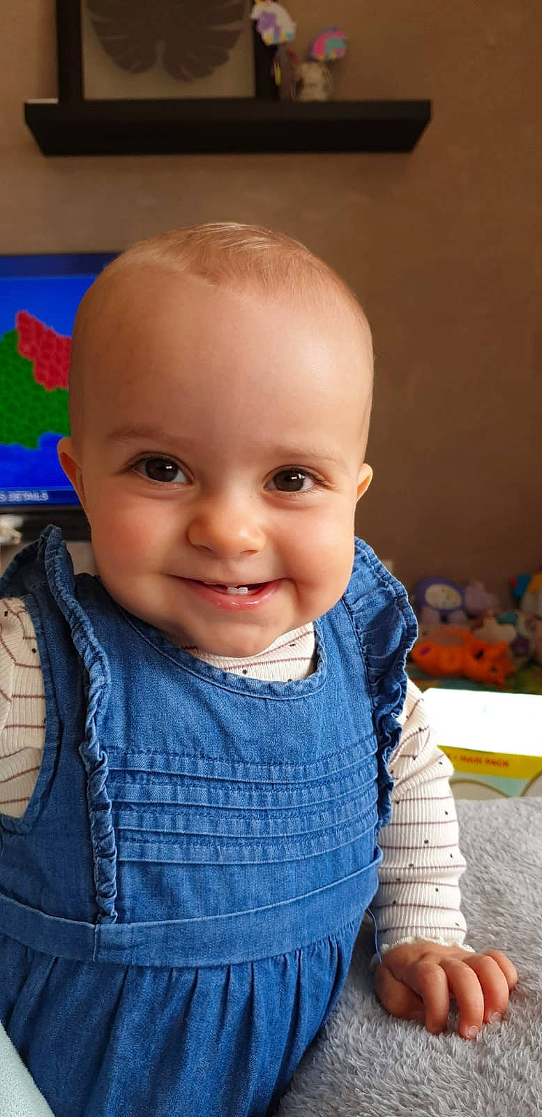 Jazz a rejoint le concours — aidez-le/la à gagner de superbes lots ! baby, blue, cheek, child, chin, ear, eye, face, forehead, head, joy, lip, nose, person, sitting, skin, smile, toddler