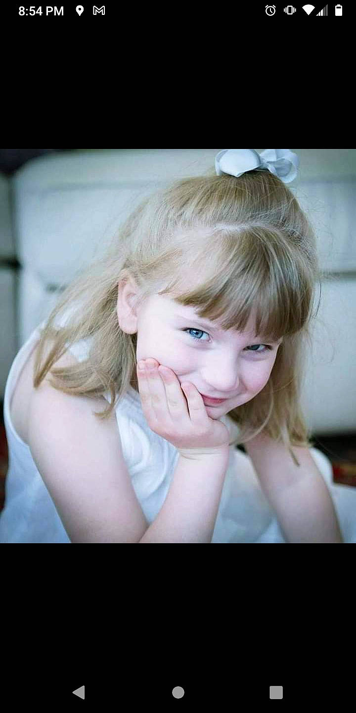 Emily joined the competition — help win amazing prizes! bangs, blond, brown_hair, ear, eyelash, fashion_accessory, flash_photography, gesture, hair_coloring, happy, jaw, jewellery, joy, layered_hair, lip, long_hair, person, plant, portrait, portrait_photography