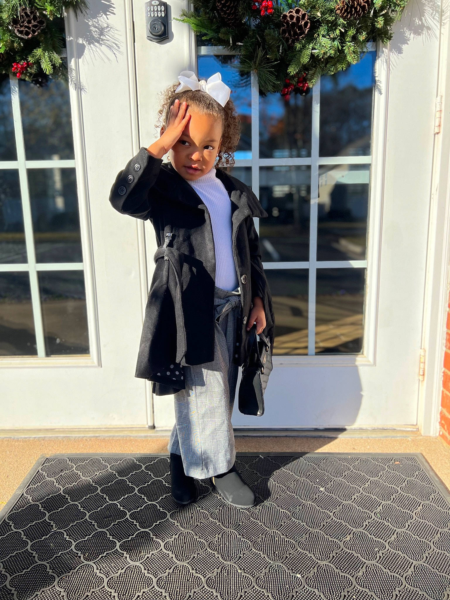 Kenzley is registered to the contest to win money with this photo: backpack, bag, blazer, door, electric_blue, eyewear, fashion_design, flooring, formal_wear, fur, hat, knee, luggage_and_bags, pattern, person, plant, sleeve, tree, uniform, waist