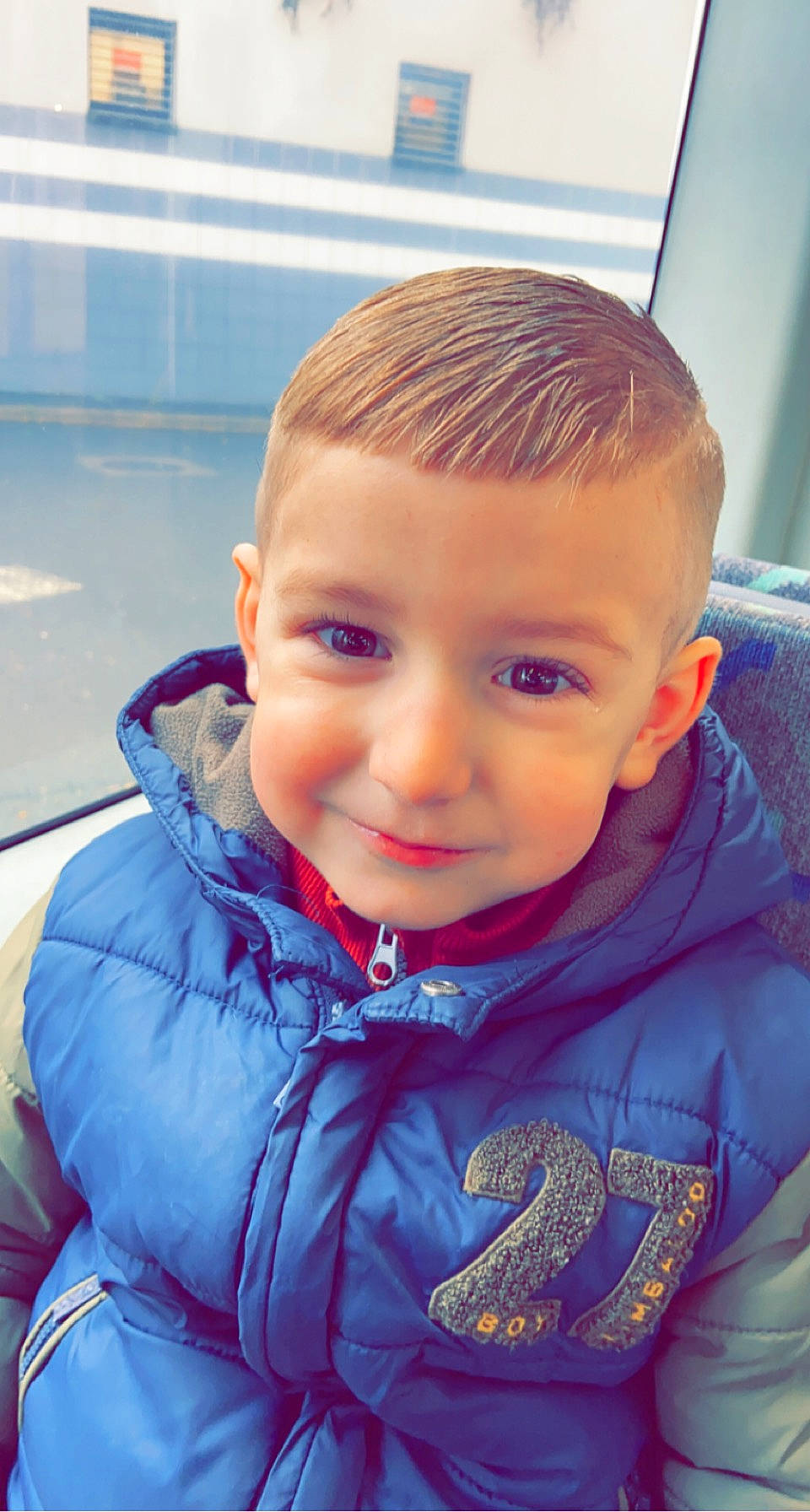 Anthonin participe au concours pour gagner de l'argent avec cette photo : azure, baby_toddler_clothing, beard, blue, cheek, electric_blue, eye, eyebrow, eyelash, fun, happy, iris, jaw, joy, lip, mouth, nose, outerwear, person, sleeve