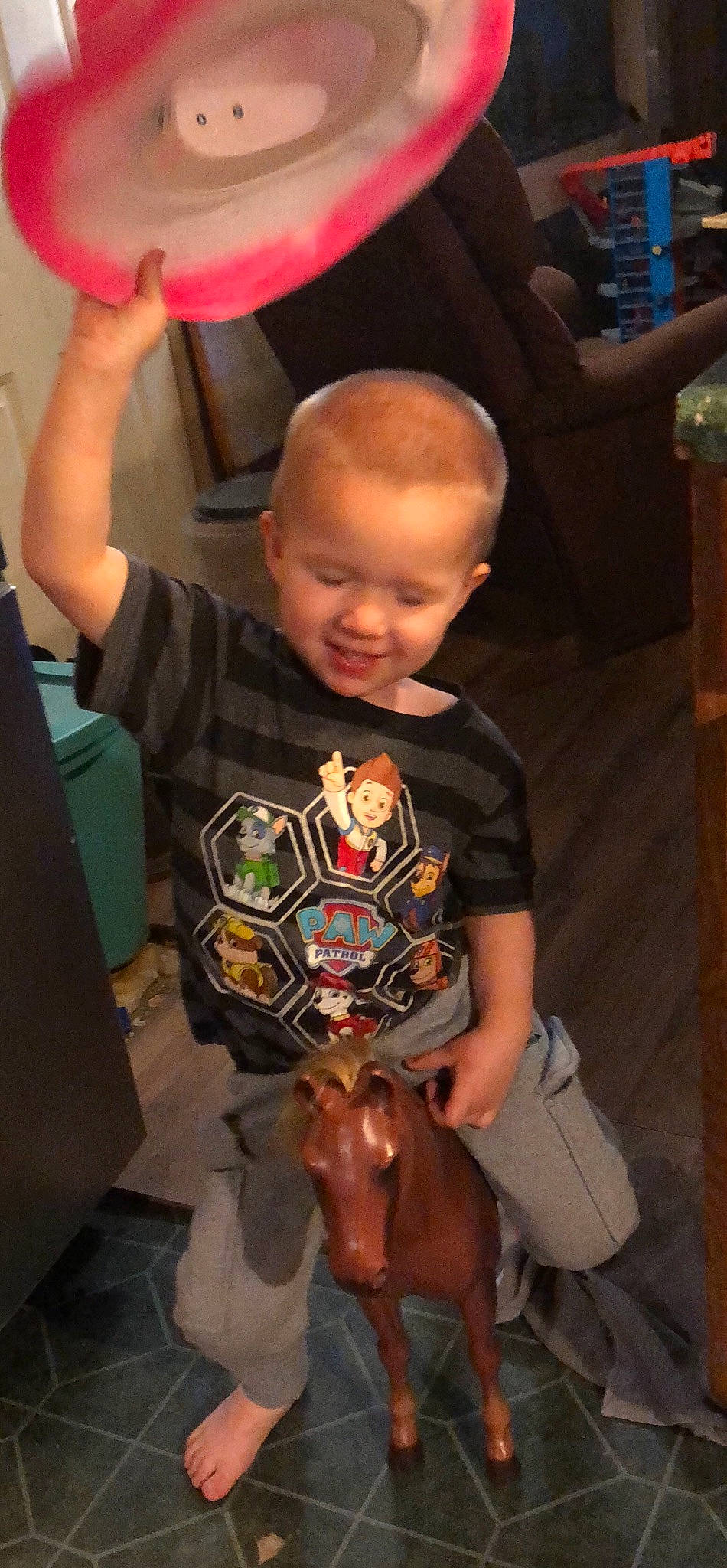 Kohle is registered to the contest to win money with this photo: arm, child, joy, person, play, toddler