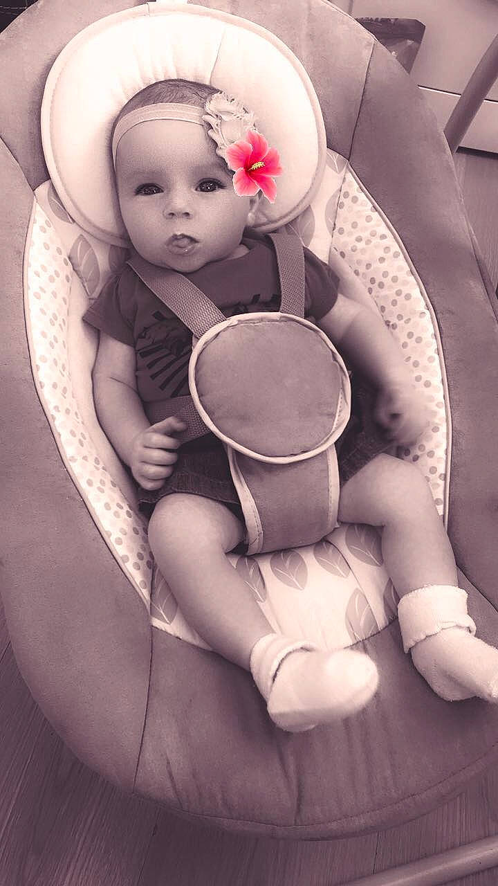 éléna a rejoint le concours — aidez-le/la à gagner de superbes lots !