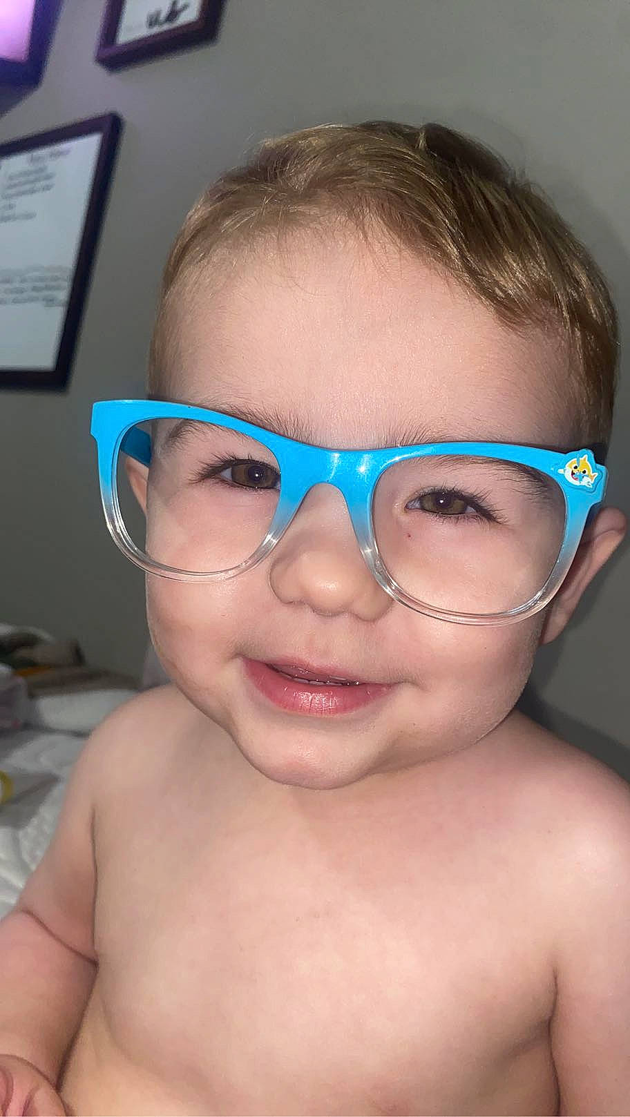 Kaysen is registered to the contest to win money with this photo: cheek, chin, eye, eyebrow, eyelash, face, facial_expression, forehead, glasses, goggles, hair, hairstyle, head, lip, mouth, muscle, nose, person, skin, smile