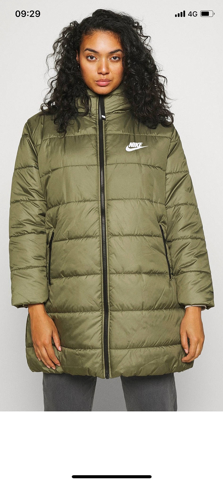 Lyvia a rejoint le concours — aidez-le/la à gagner de superbes lots ! black, button, collar, electric_blue, fashion_accessory, fashion_design, fur, grey, jacket, natural_material, neck, outerwear, parka, person, pocket, product, sleeve, street_fashion, t_shirt, textile